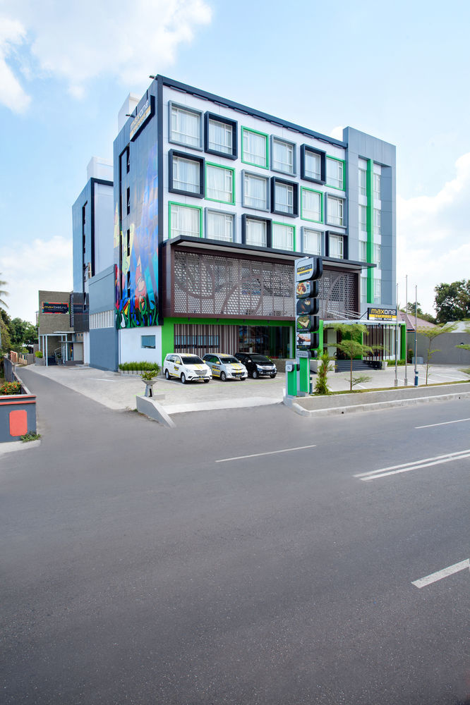 Dk Belstar Hotel Belitung Tanjung Pandan Extérieur photo